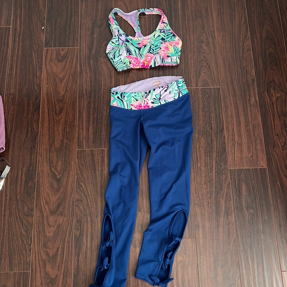 Lilly Pulitzer womens Luxletic leggings with bows and matching sports bra xs